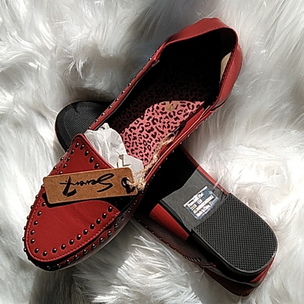 Maroon leather flats